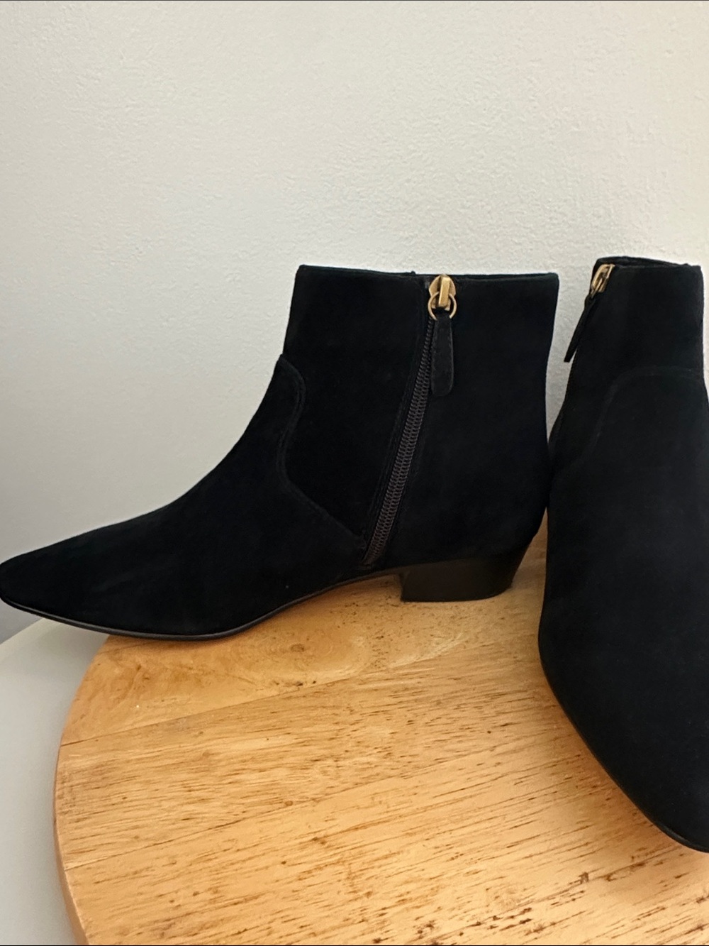 NIB J. Crew Suede Ankle Boots - size 6 - Picture 3 of 6
